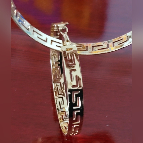 HOOP EARNINGS  ✨️✨️ - Picture 10 of 11